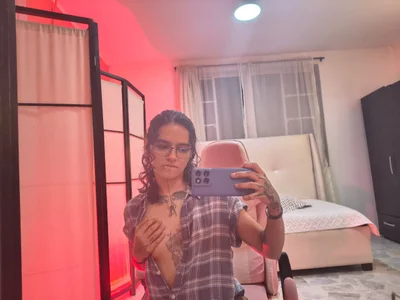 Julianne_7 Damnn... Gambar 2