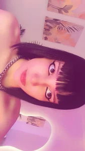 Velvet_Noir_ Hot? Pic