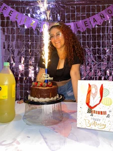 Feliz cumpleaños a mi ✨❤️🥳 de loly_bigbooty4u  3 photos