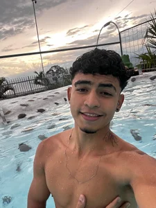 tiancam kullanıcısının How are you gays? 🔥😈 albümü -  5 fotoğraf