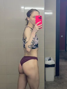 sweet_little_angel_ gym girl Pic 4