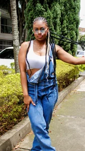 I don't need excuses to heat up the street🖤 de ebony_hot1  2 photos