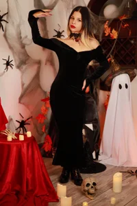 LadyAvalon Spooky season has come and Morticia Addams is here to fright you🎃👻🕸 Pic 4