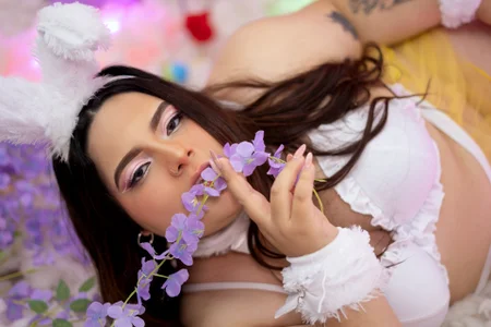 CloeFox18 discover the sweet temptation of Easter.💗🥚 Pic 4