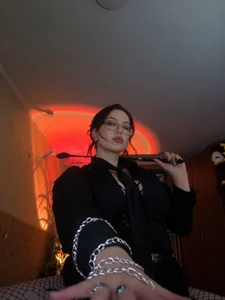Vilvet_Mistress Public Kuva 3