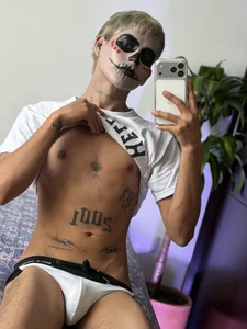 lukasstrong_のCoconut makeup ❤️‍🔥✨の 5枚の写真