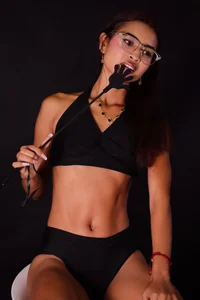 arl_chloee fiery brunette, curves and pleasure❤ Pic