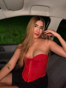 Zdjęcia Lucy_lu01 Lucy enjoying a road trip🚗🤭:  2