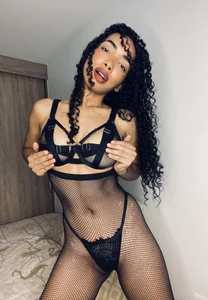 nicoleebony1 🦦 Immagine  5