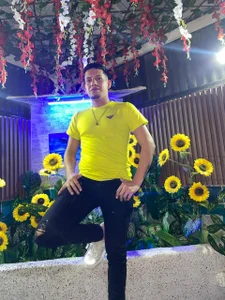 Sebastian_Smith__ Public 사진 4