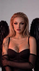 LinaLirian I'm becoming myself on Halloween🖤 зображення 3