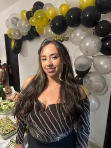 Public de Eyssha Foto 2