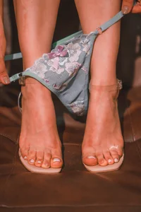 BellaClaiir Bare & Beautiful 💧 Immagine  5