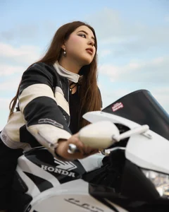 PixelGoddess Moto lady Pic