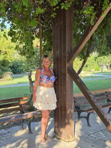 MilfyMommyXX it's just a vacation Pic