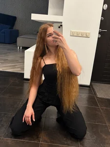 EffieFruin Black Looks Better With a Smile 🖤 Bilde 4