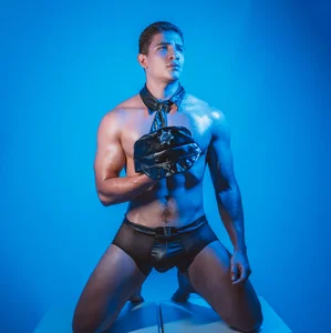 JeffDaltton: You're under arrest 💪🏽😎 ( 3 фото)