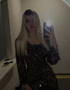 AnnyBany Public1 Pic 5