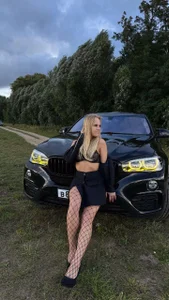 Emmi_crystal tease in car Kuva 6
