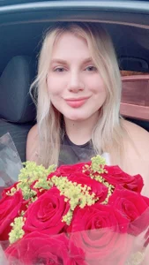 Crystal-Woods Charm lives in the details.🌹💖 Foto 3