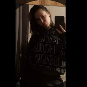 DebraHunter Public Pic 2