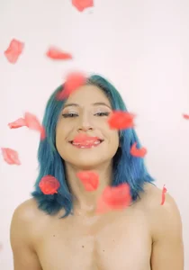 SkarletJhonson_ Rose Petals🥀 Gambar 2