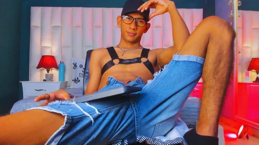 Nick_Collins18 Nick wear shorts ? 🥰 Pic 2