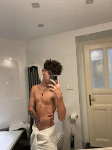 back_thomsonSEXY AND CUTE M,T🎯 Bild 4