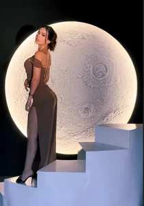 AbellaCroftのContemplate the charmの枚の写真