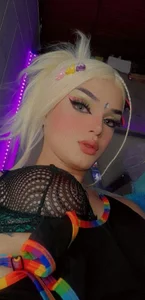 Daily de Sammons_  9 photos