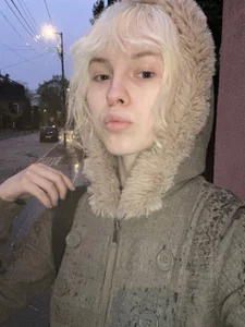 HannahHollis I'm walking in the rain Foto