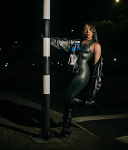 EmilyHaan I won't show everything... but enough for you to imagine the rest. 🔥 Foto 4