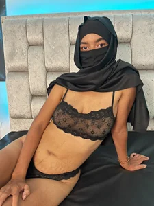 Zayna_Nadir your girl sexy Pic 4