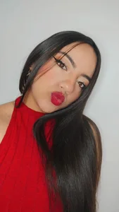 emiily_curly Emi Pic 2