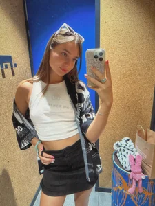 soffy__kisss Weekdays Billede 6