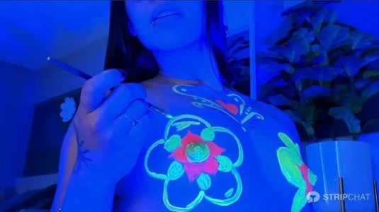 kimhilton_ Art neón🎨❤️‍🔥 Foto 2