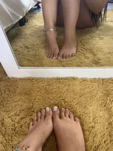 haileylovee2 kullanıcısının Feet lover albümü -  2 fotoğraf