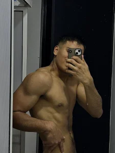noahking18's XXX Nude Photo 4