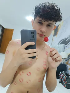 Nathan_Bluee Getting ready for Valentine's Day 사진 2