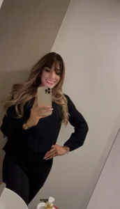 Michelle_Devereaux 🖤  2টি ছবি