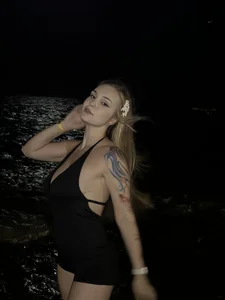 EvaCarter1 Public 사진 3