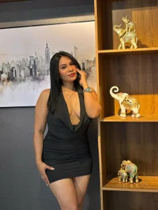 Sofia_Convers A touch of elegance, a soft look... and a secret reserved just for you. 👄 Billede