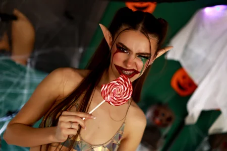 alexxisrae Your Little Nightmare 🧙‍♀️🧹 Pic 4