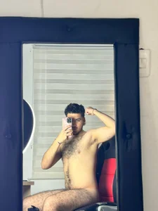 HAIRY 🧸 de Zac_Golden  2 Imagens