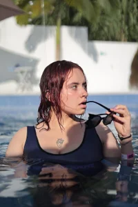 Emily_Lindey Swimming Pic 3