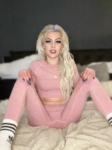 Melina_Diamond Public зображення 8