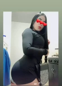 tiny_queens XXX nøgenfoto 3