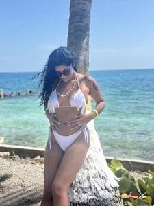 CaroBeach Thanks to you, I achieved a goal this year 😍🏖️ Poză 7