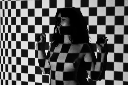 hitomi_arata Black and white Pic 2