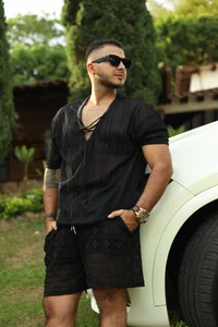 mister_miike 🥵 Steady gaze, intense demeanor Foto 2